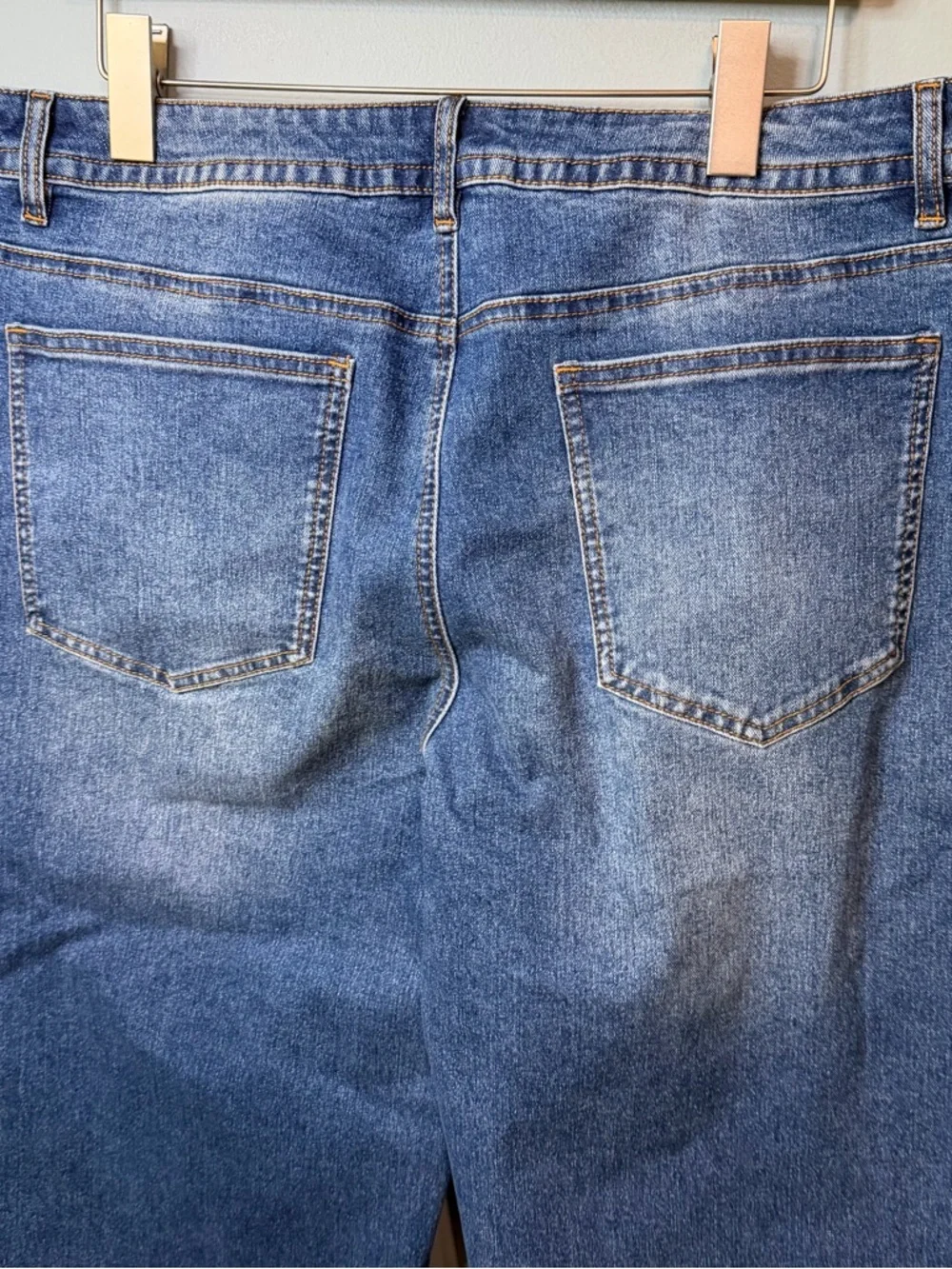 Flamingals NWT 3XL Medium Wash Cropped Stretch Jeans. 38 X 26